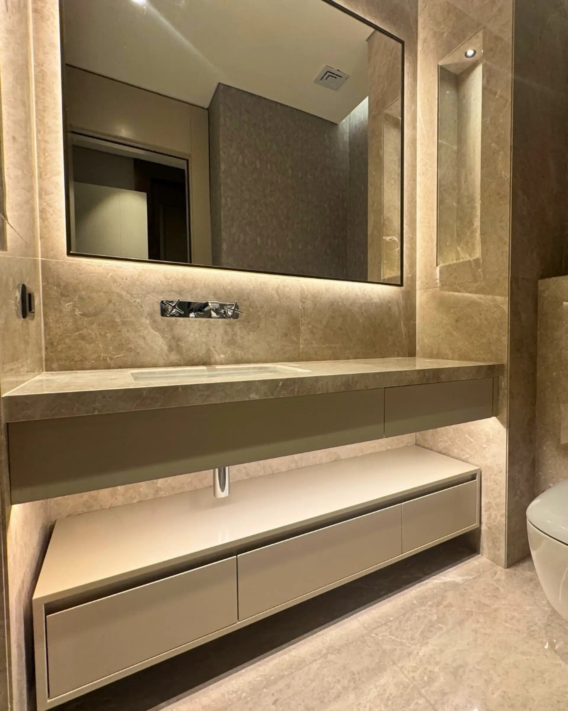 Balmumcu'da Kesintisiz Boğaz Manzaralı Satılık 3+1 Daire 