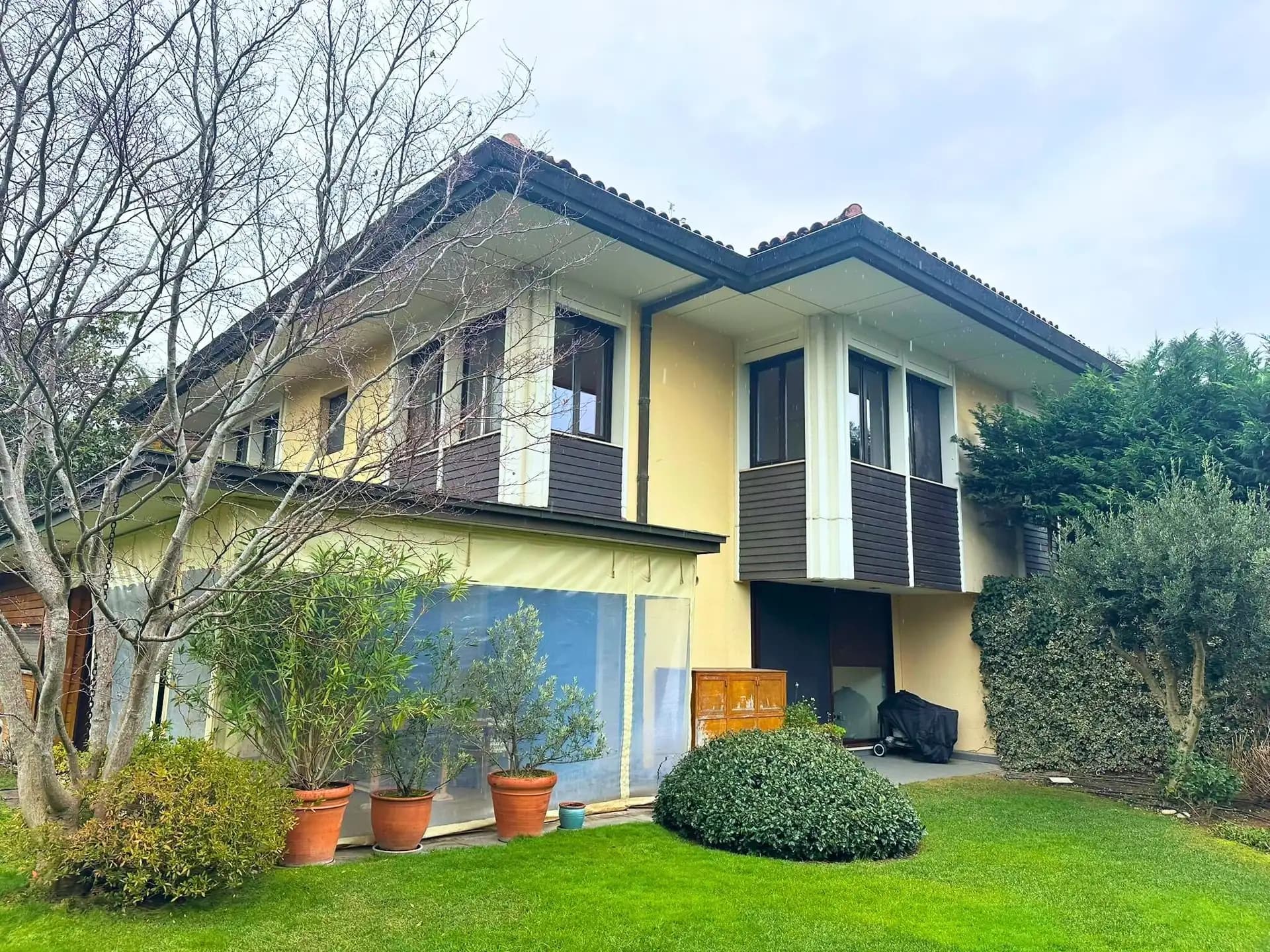 Sarıyer Sedatkent'te Boğaz Manzaralı Satılık Villa 400m² /LUX