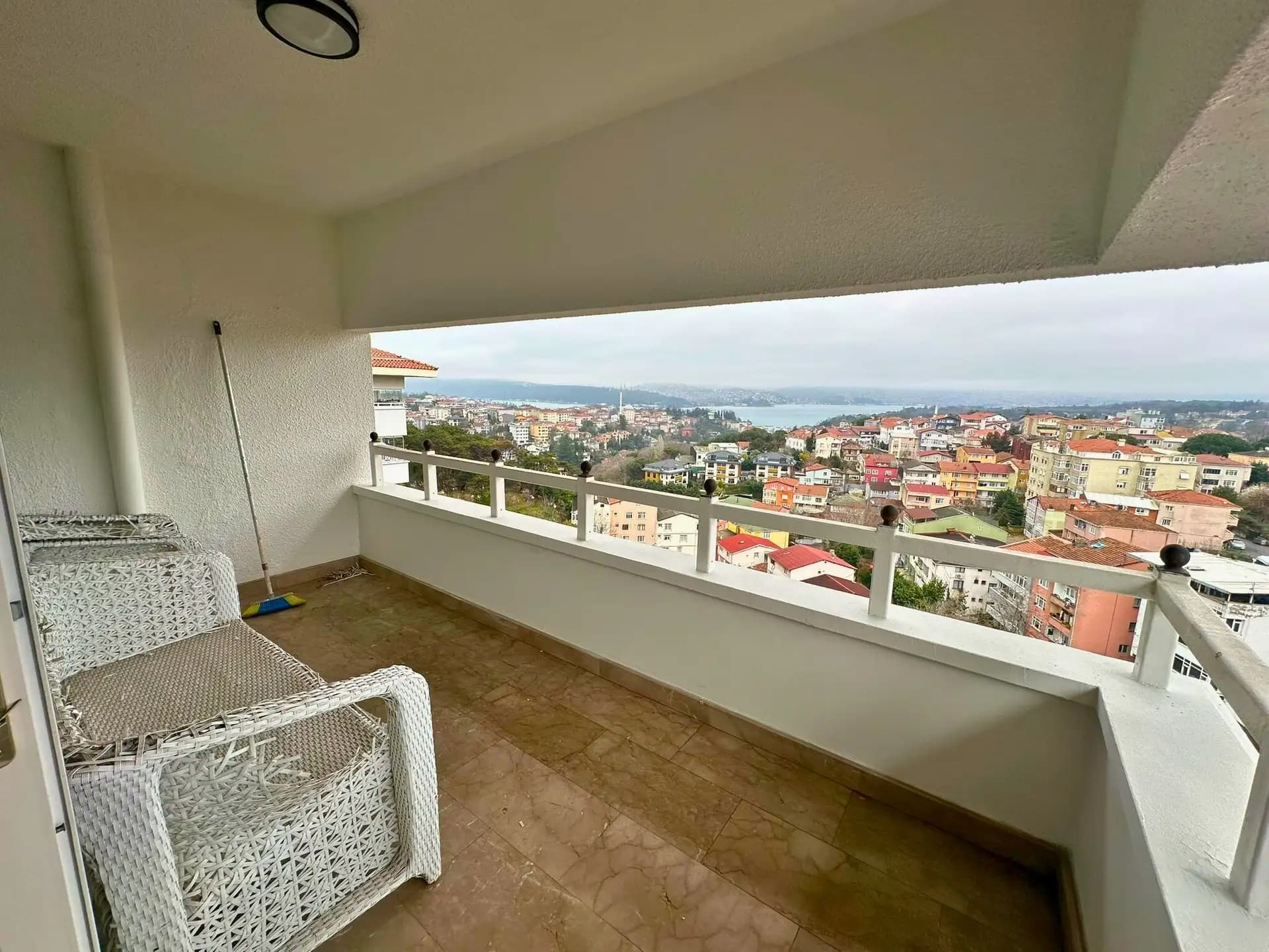 Nurol Tarabya Sitesinde 285m2 5+1 Manzaralı Çatı Dubleksi /LUX