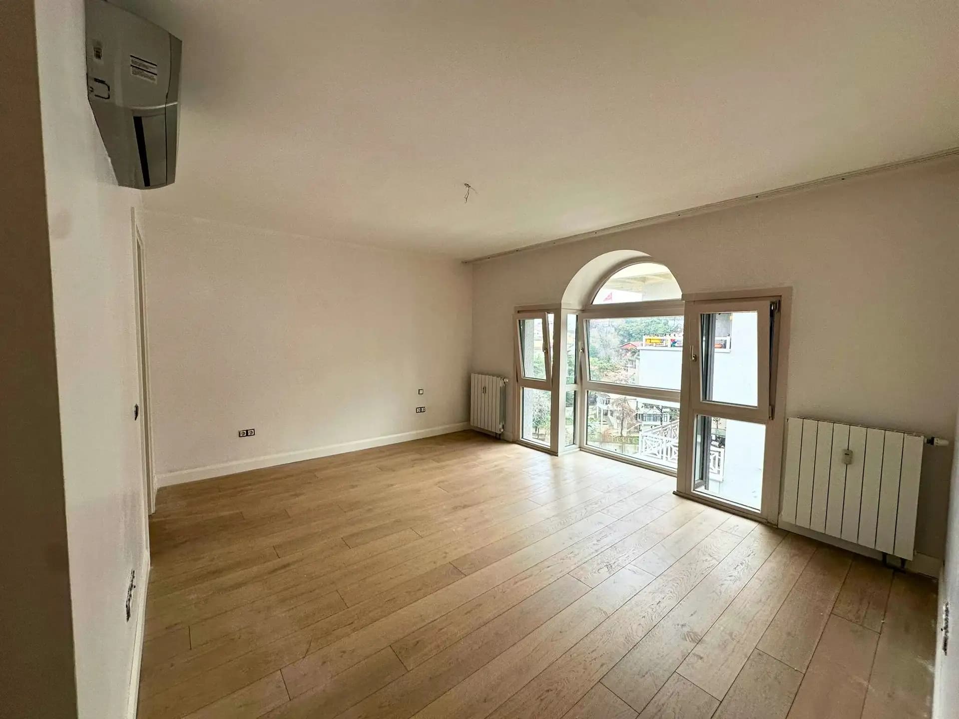 Nurol Tarabya Sitesinde 285m2 5+1 Manzaralı Çatı Dubleksi /LUX