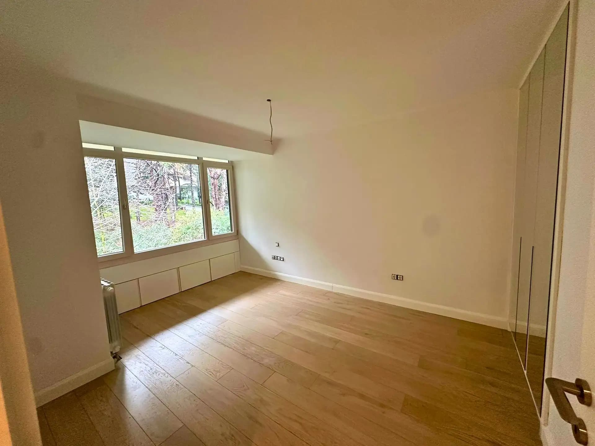 Nurol Tarabya Sitesinde 285m2 5+1 Manzaralı Çatı Dubleksi /LUX