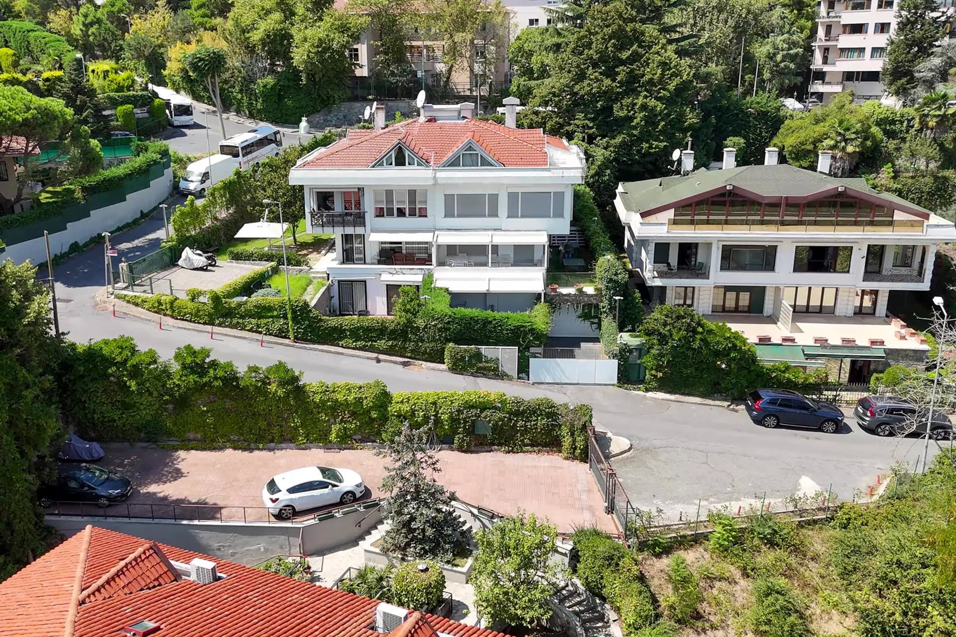 Bebek Yokusu Özenli Sokak 650m2 Boğaz Manzaralı Özel Villa /LUX