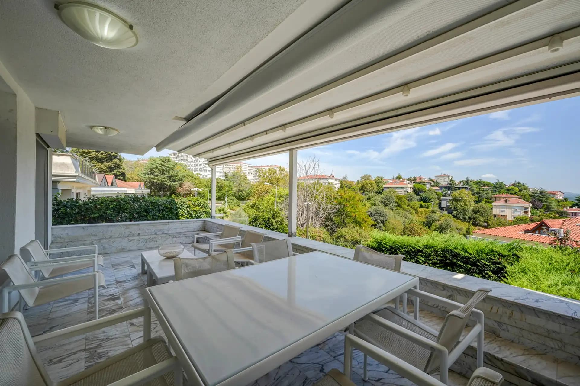 Bebek Yokusu Özenli Sokak 650m2 Boğaz Manzaralı Özel Villa /LUX