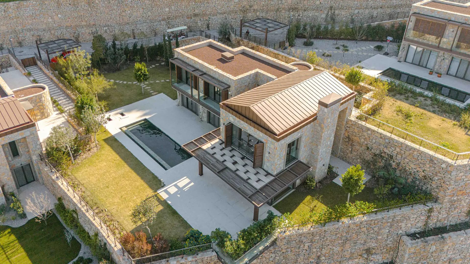 Bodrum Seba Gölköy Manzaralı Büyük Bahçeli Satılık 5+1 Villa/LUX