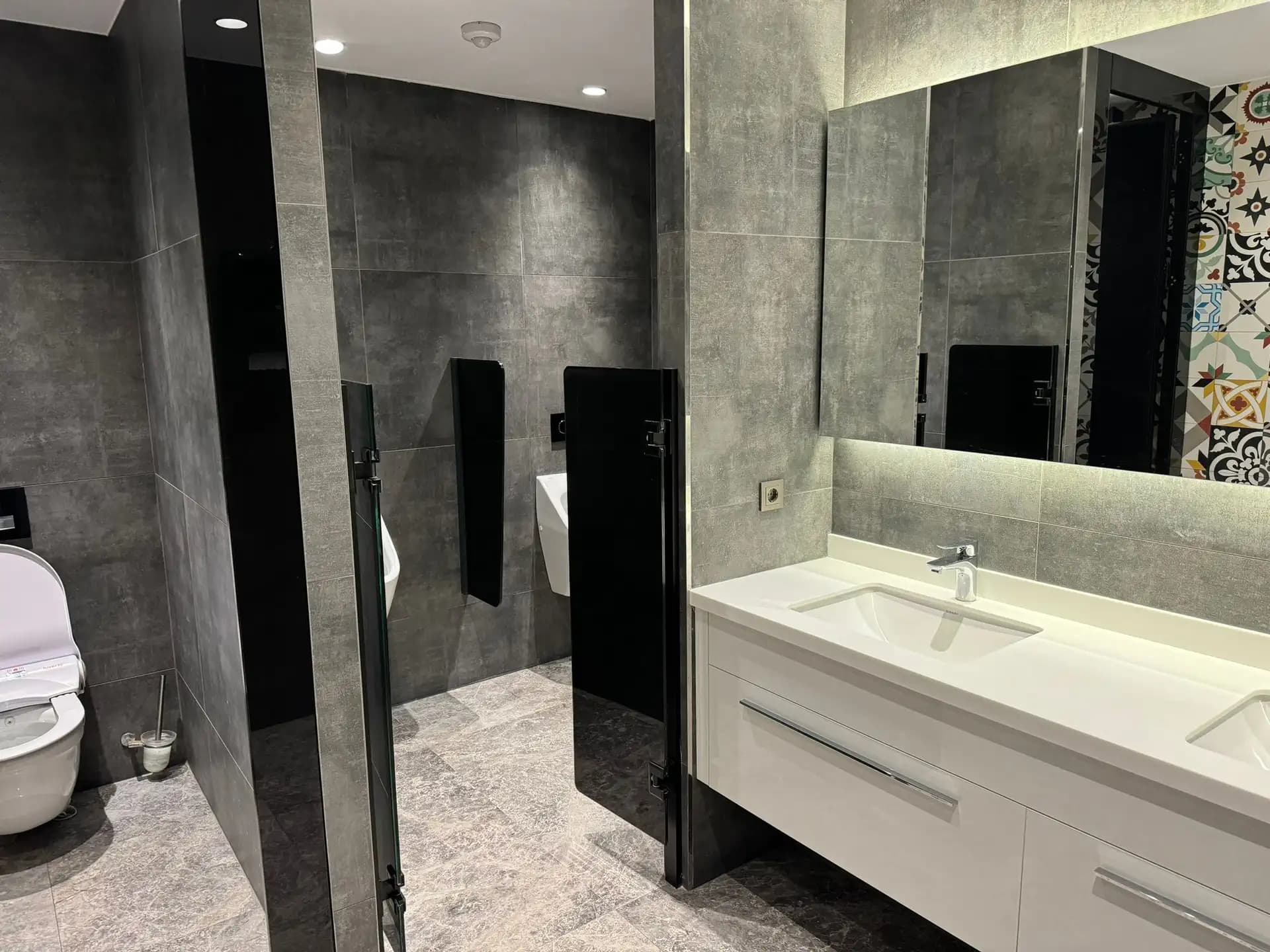 Maslak Park Plazada 1140m2 Özel Dekore Kiralık Ofis 