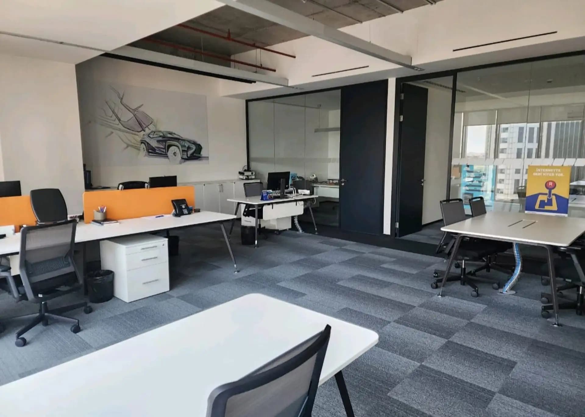 Maslak A Plus Plazada 640m2 Dekorasyonlu Kiralık Ofis 