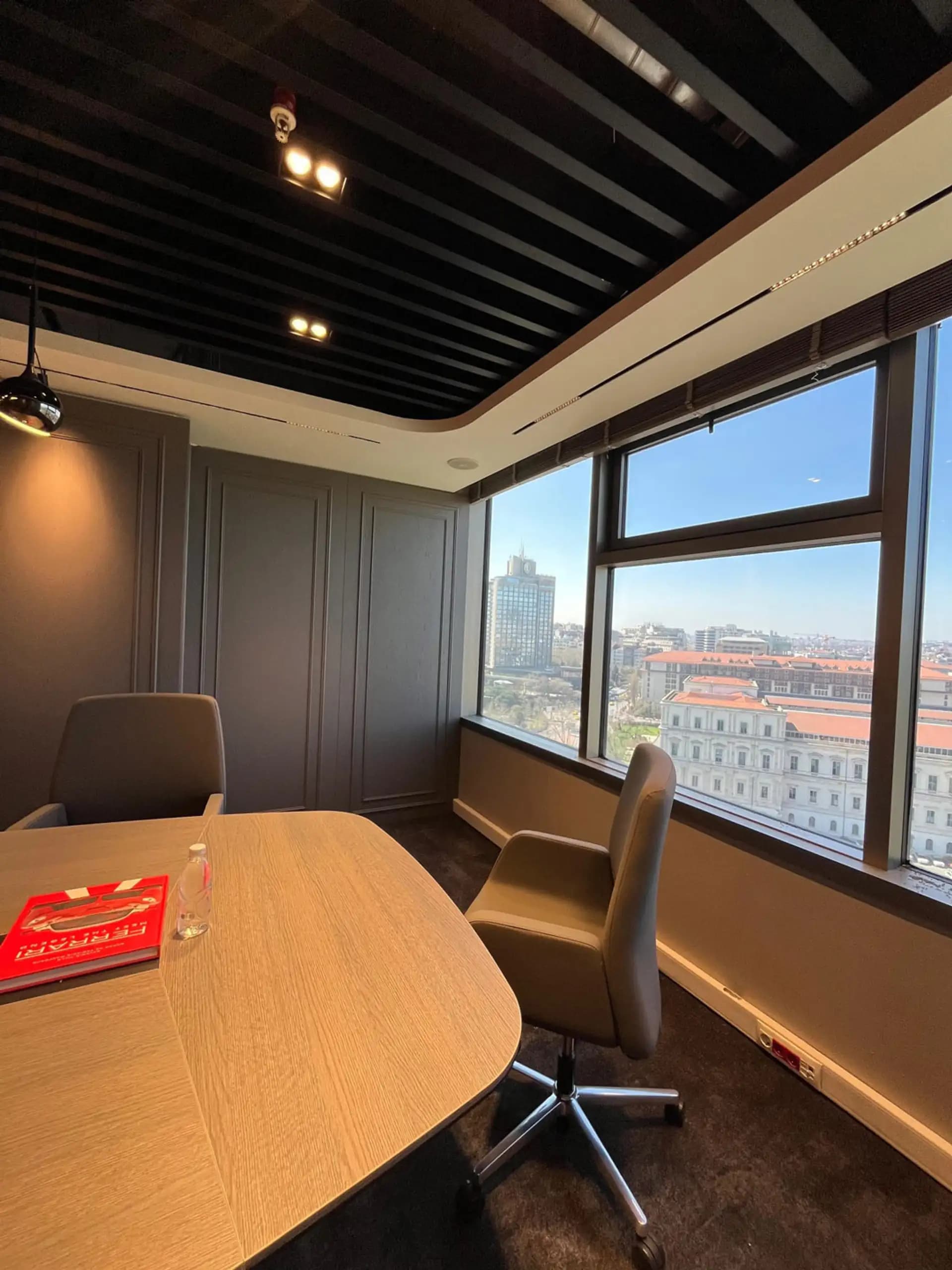 Ritz Carlton Süzer Plazada 228m2 Manzaralı Kiralık Ofis
